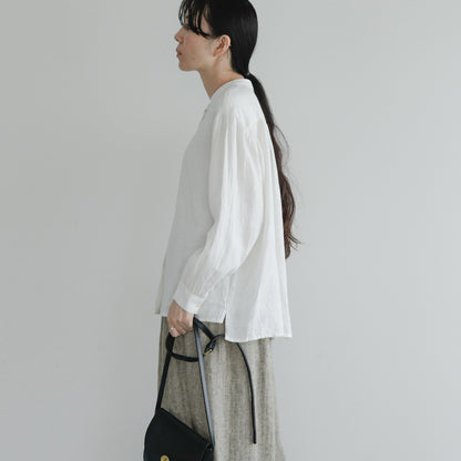 SALUÉ／【一部予約商品】バンドカラーギャザーシャツ／ライトウェイトリネン