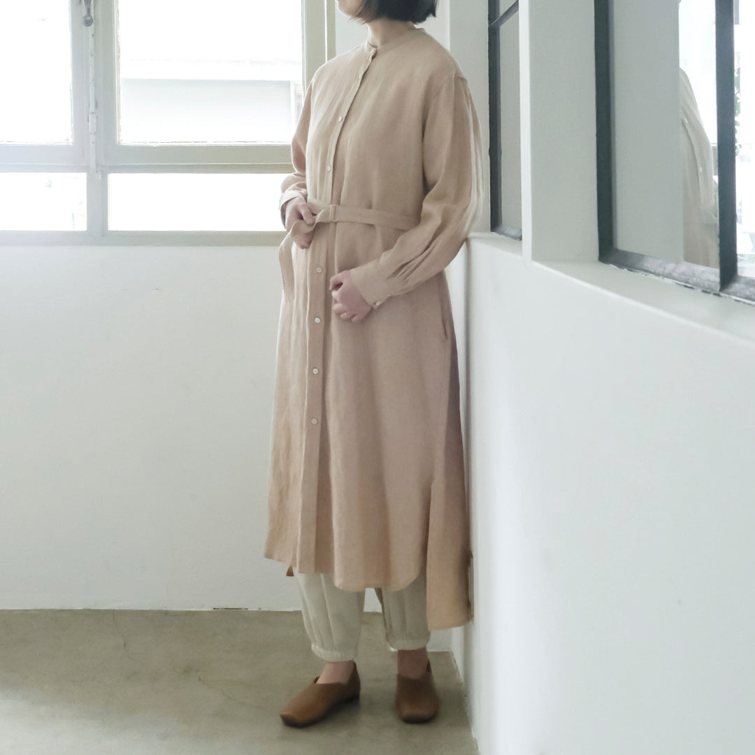 ［SALUÉ］バンドカラー長袖シャツドレス／ミッドウェイトリネン