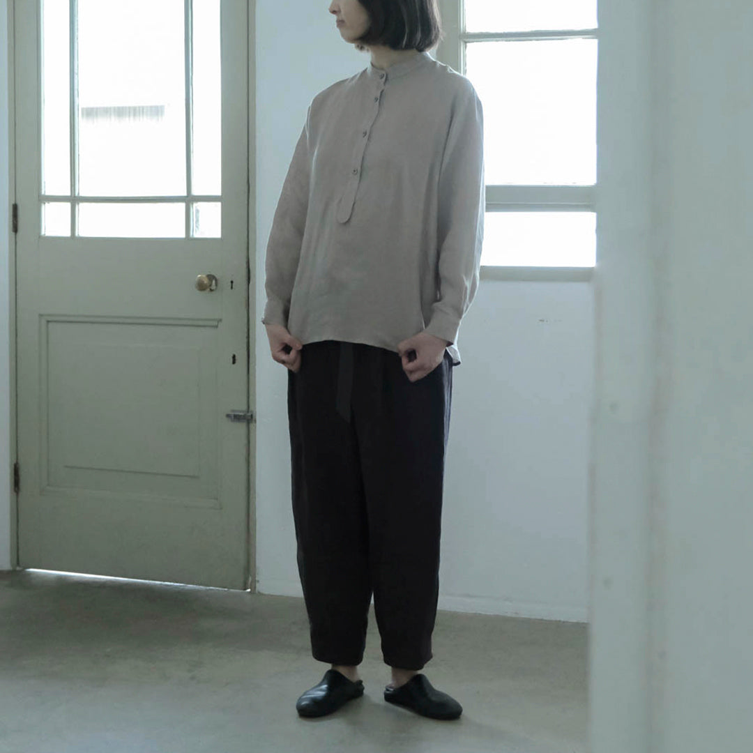 ［SALUÉ］バンドカラーハーフボタンシャツ／ライトウェイトリネン