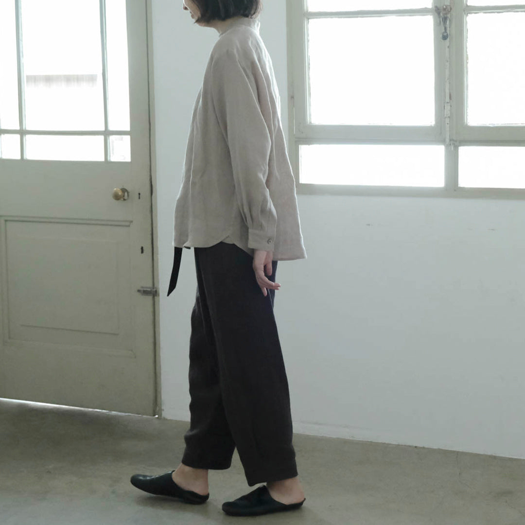 ［SALUÉ］バンドカラーハーフボタンシャツ／ライトウェイトリネン