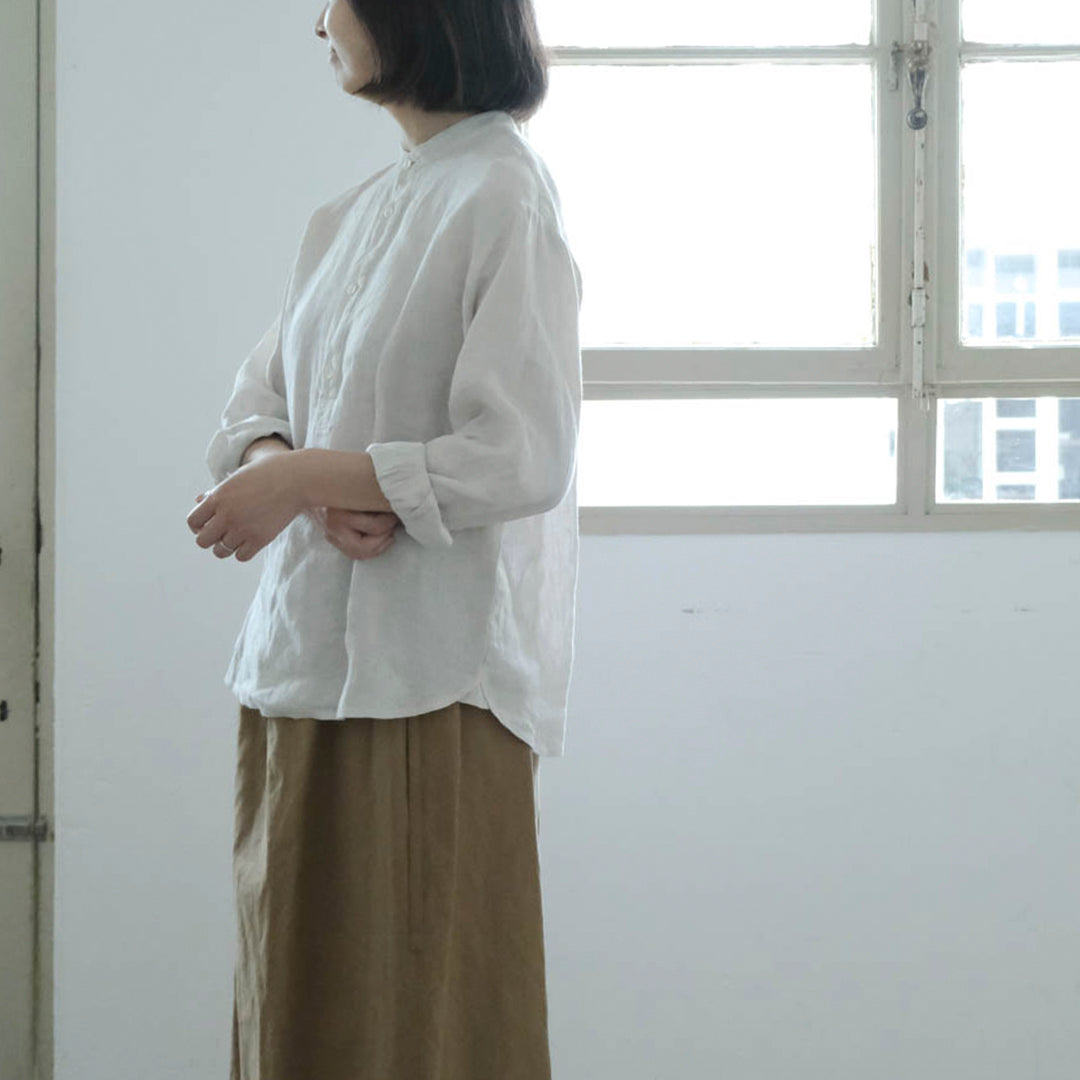 ［SALUÉ］バンドカラーハーフボタンシャツ／ライトウェイトリネン