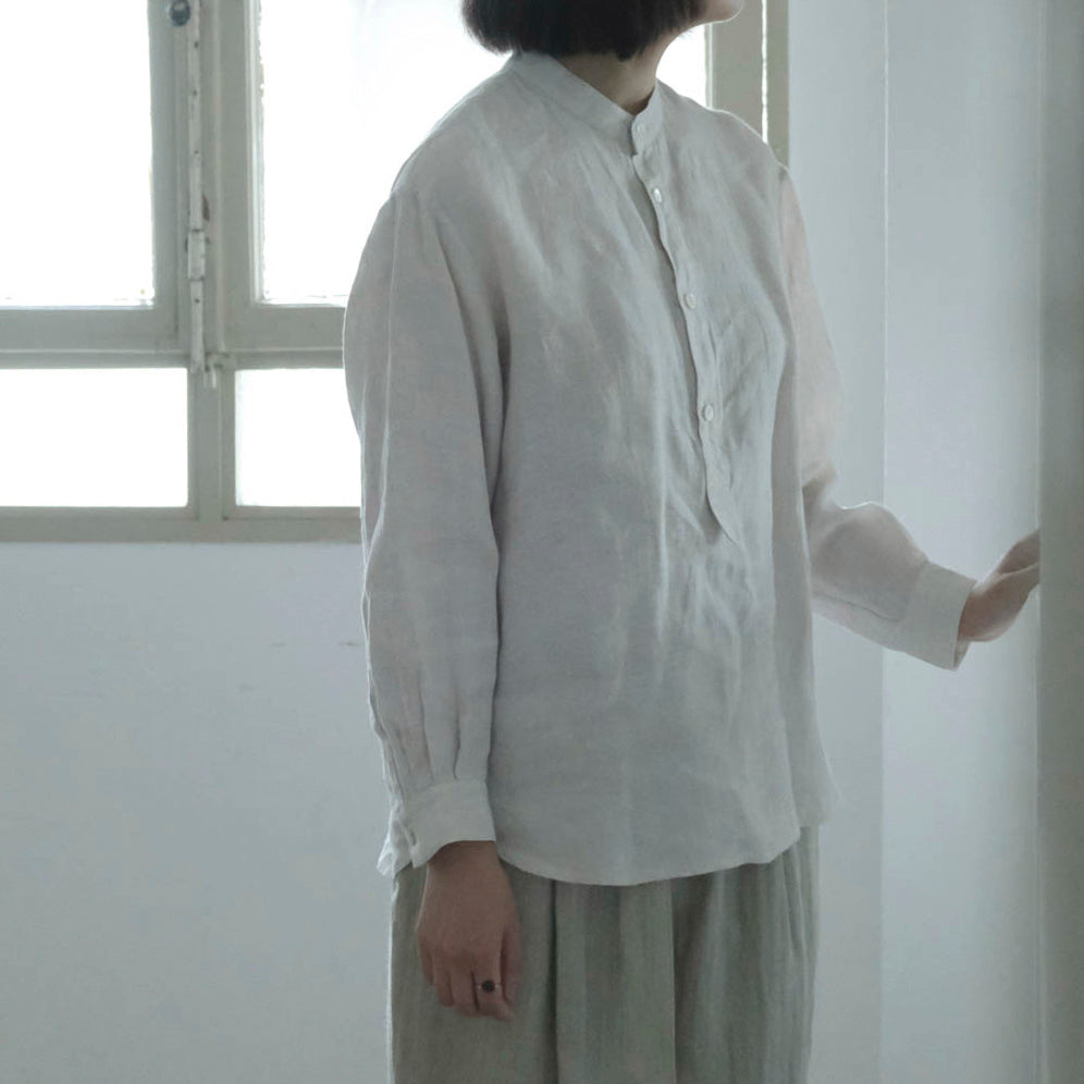 ［SALUÉ］バンドカラーハーフボタンシャツ／ライトウェイトリネン