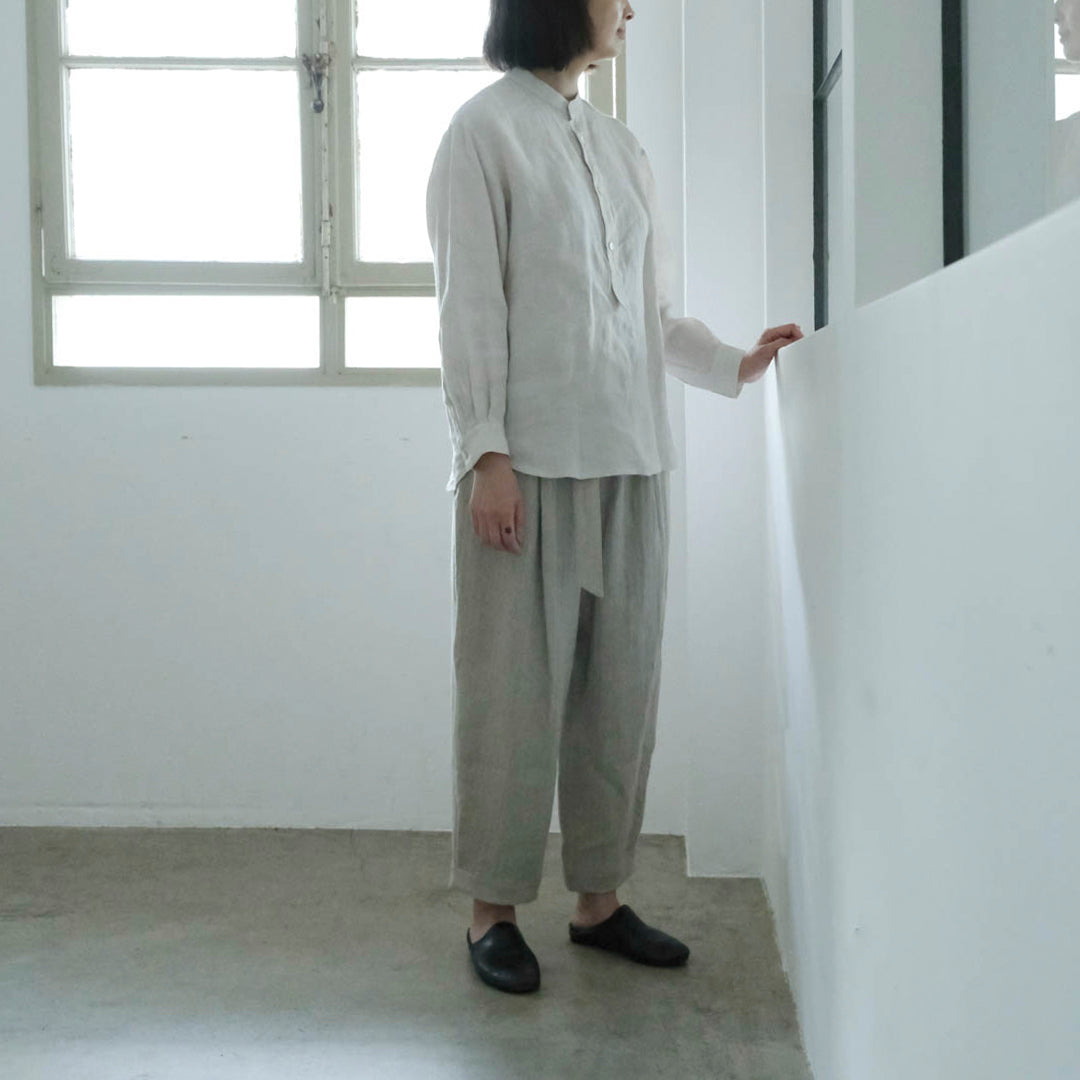 ［SALUÉ］バンドカラーハーフボタンシャツ／ライトウェイトリネン