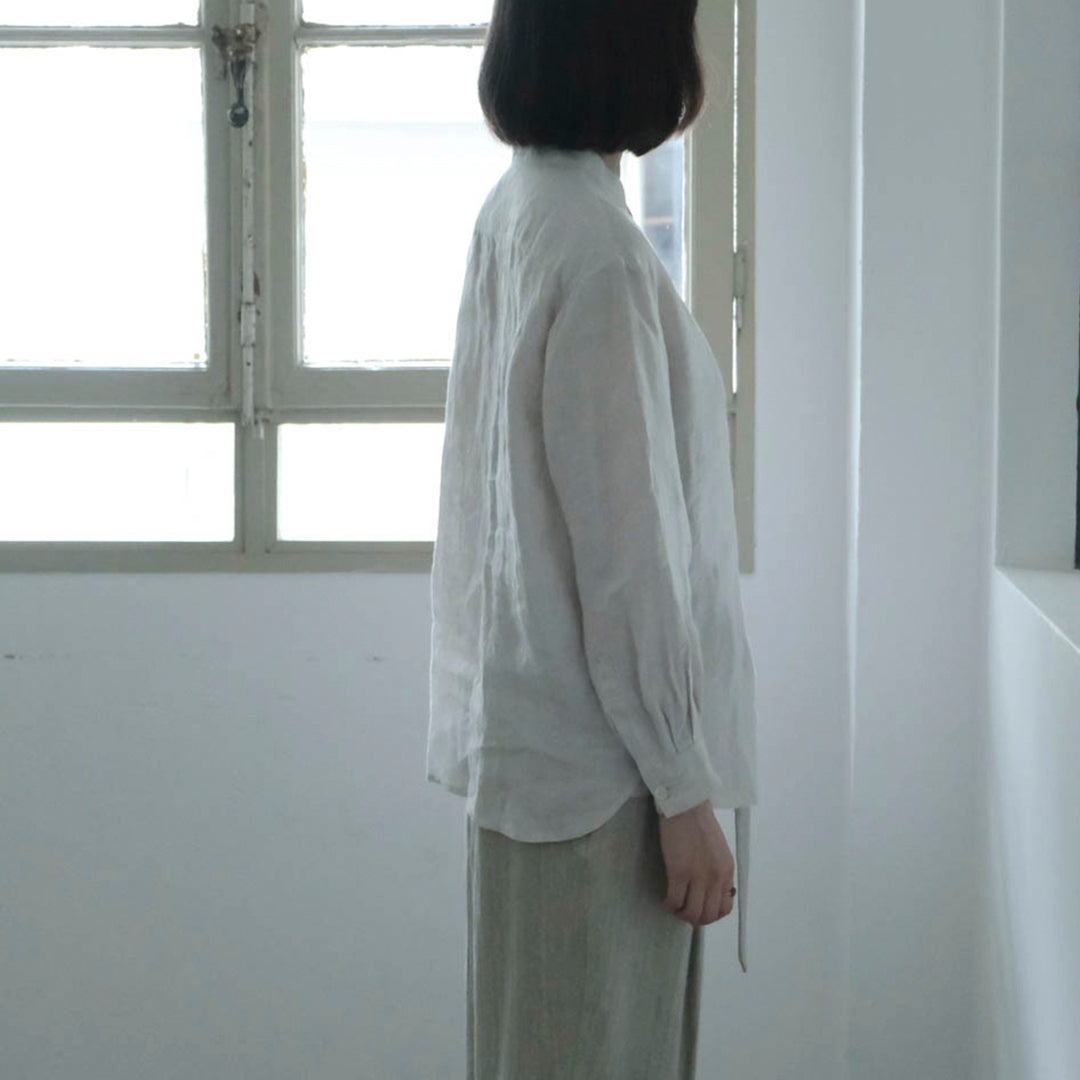 ［SALUÉ］バンドカラーハーフボタンシャツ／ライトウェイトリネン