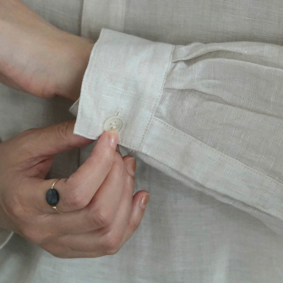 ［SALUÉ］バンドカラーハーフボタンシャツ／ライトウェイトリネン