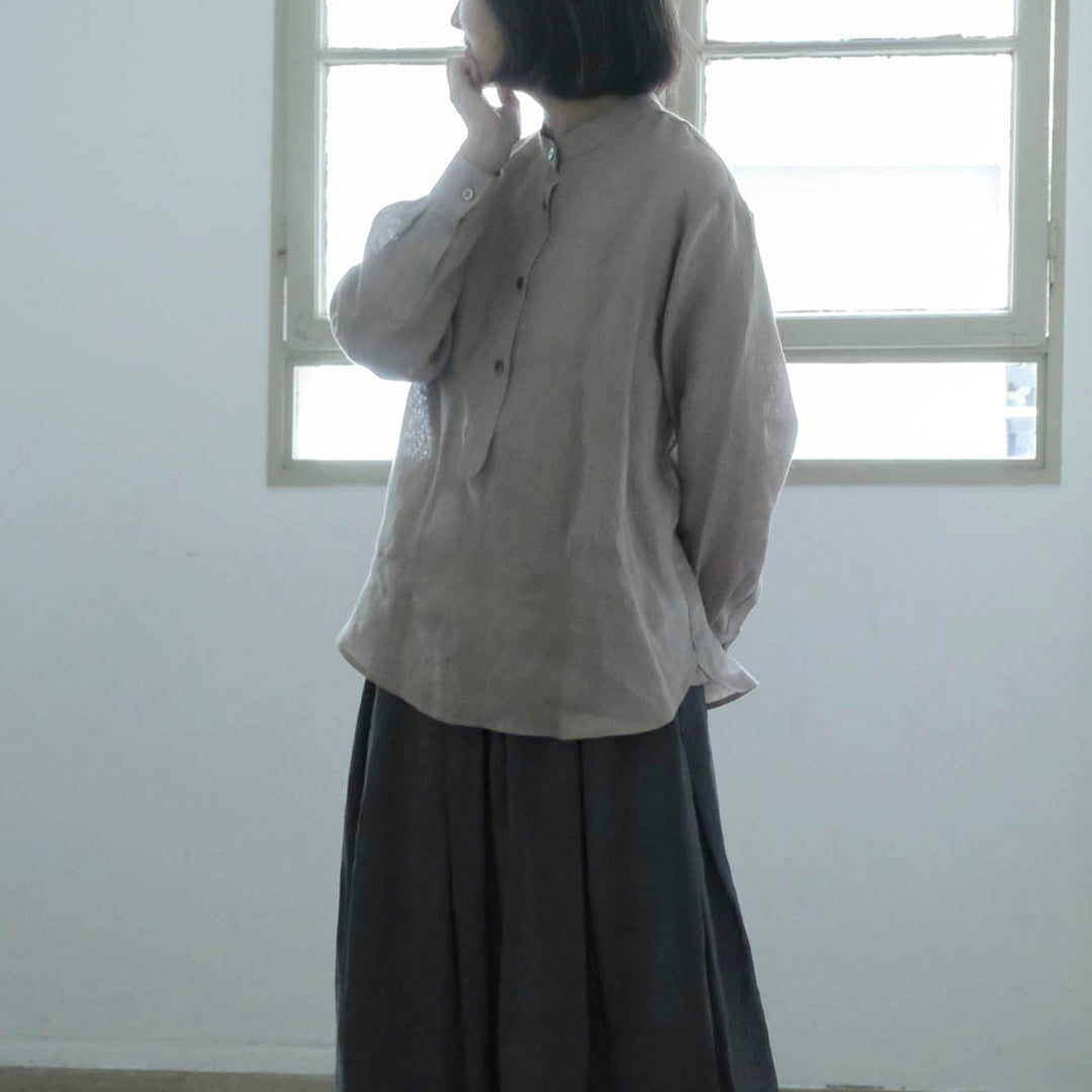 ［SALUÉ］バンドカラーハーフボタンシャツ／ライトウェイトリネン