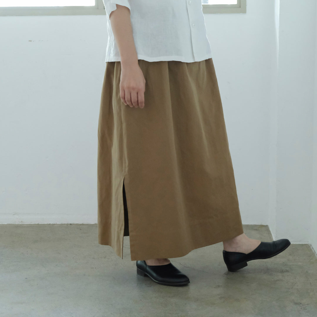 ［SALUÉ］ワンサイドスリットロングスカート／コットンリネン