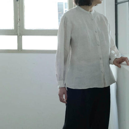 ［SALUÉ］バンドカラーギャザーシャツ／ライトウェイトリネン