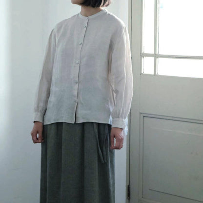 ［SALUÉ］バンドカラーギャザーシャツ／ライトウェイトリネン