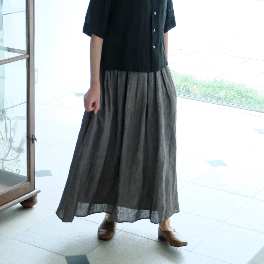 SALUÉ／リトアニアンリネンタックギャザースカート／メランジェダークブラウン