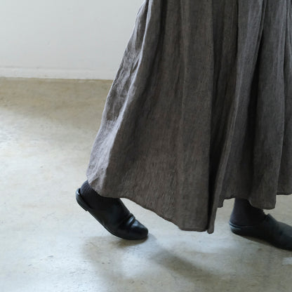 SALUÉ／リトアニアンリネンタックギャザースカート／メランジェダークブラウン