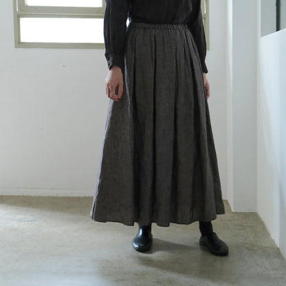 SALUÉ／リトアニアンリネンタックギャザースカート／メランジェダークブラウン