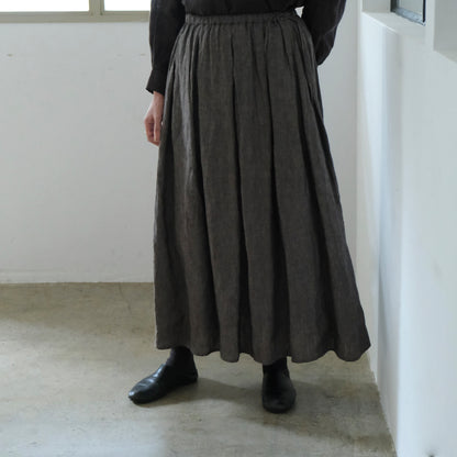 SALUÉ／リトアニアンリネンタックギャザースカート／メランジェダークブラウン