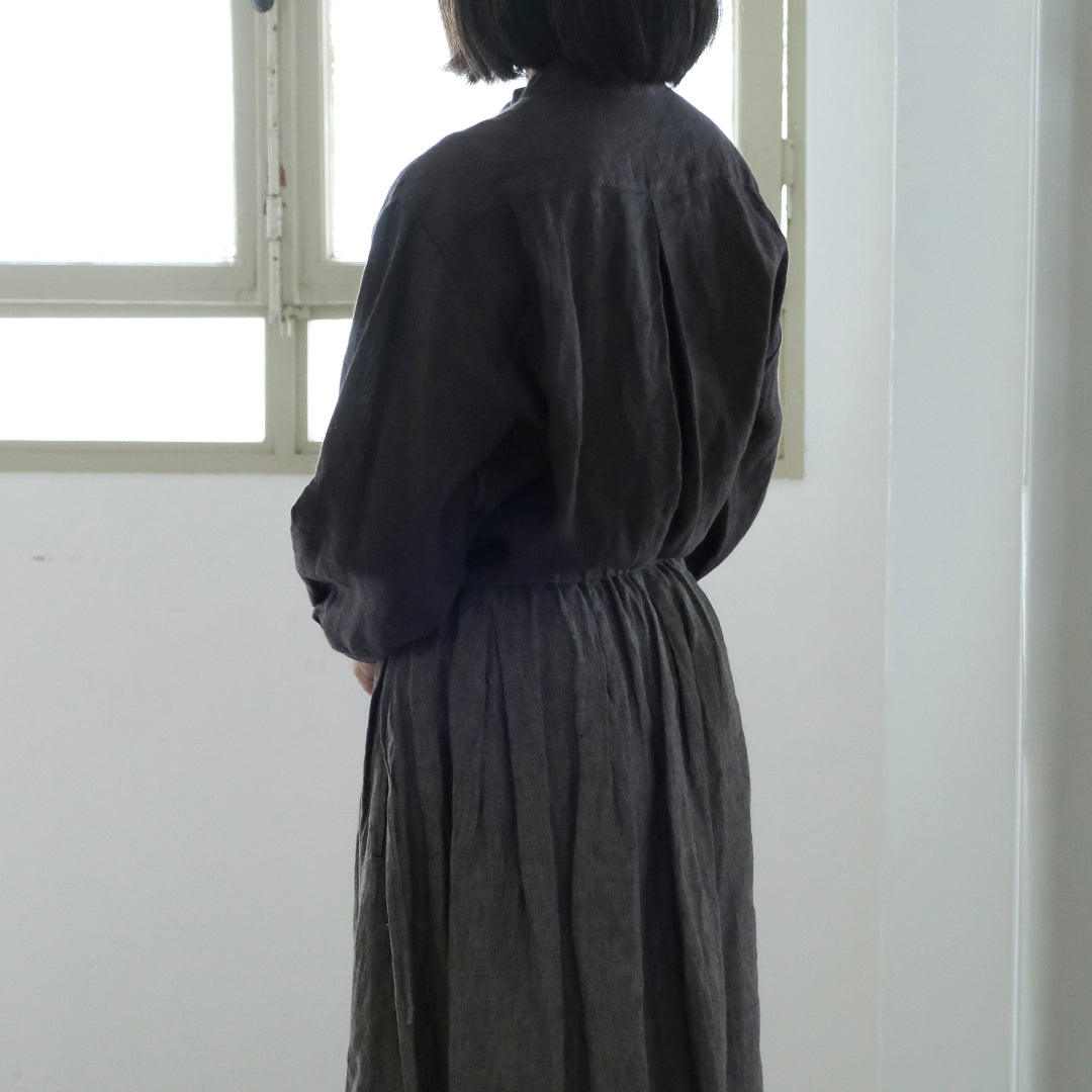 SALUÉ／リトアニアンリネンタックギャザースカート／メランジェダークブラウン