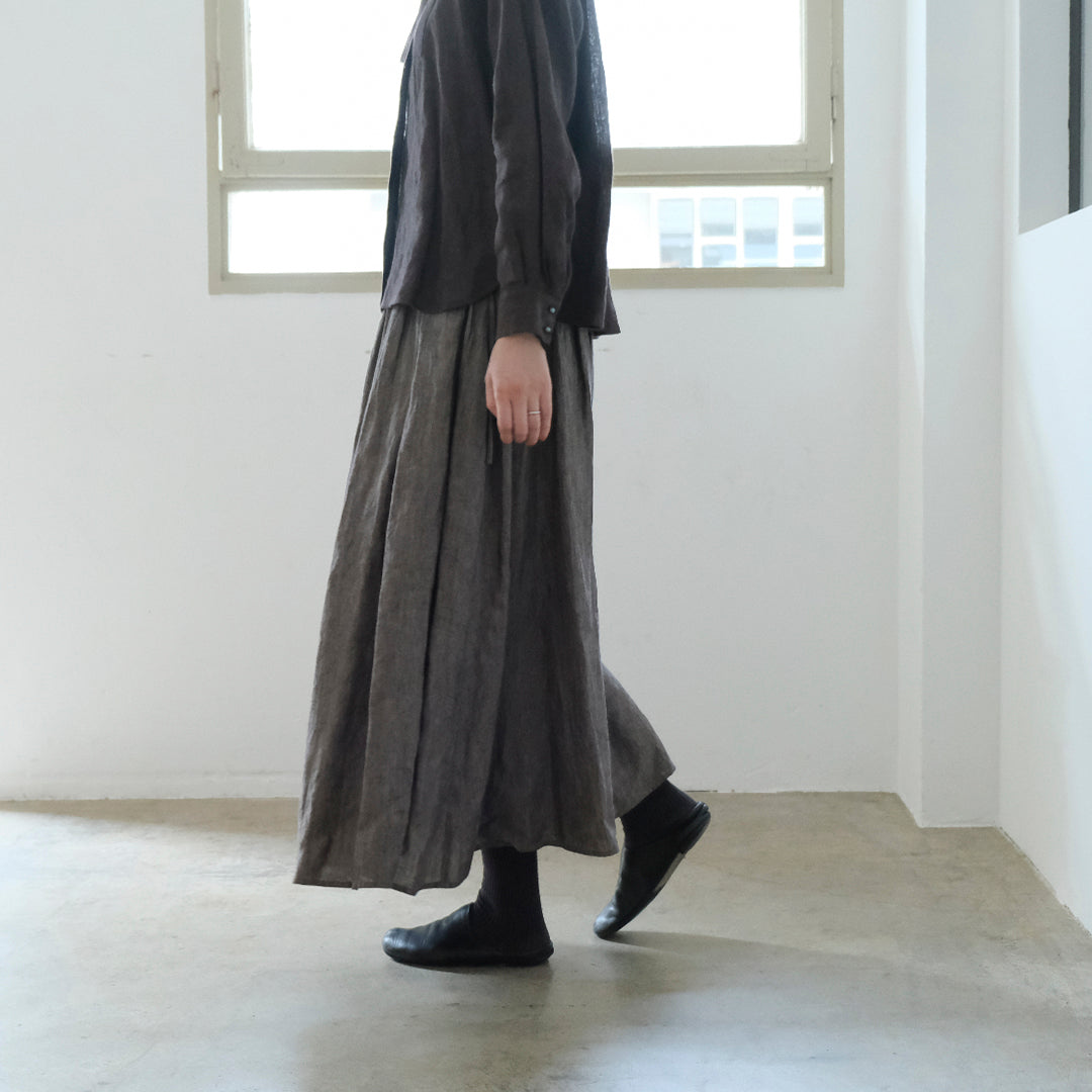 SALUÉ／リトアニアンリネンタックギャザースカート／メランジェダークブラウン