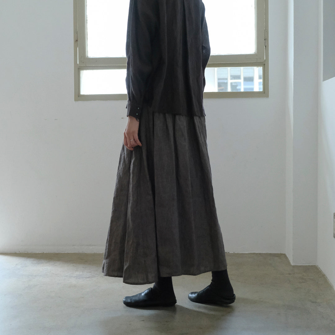 SALUÉ／リトアニアンリネンタックギャザースカート／メランジェダークブラウン
