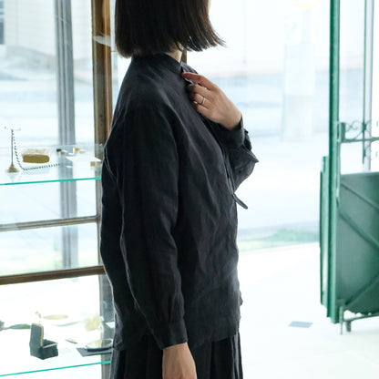 ［SALUÉ］バンドカラーハーフボタンシャツ／ライトウェイトリネン