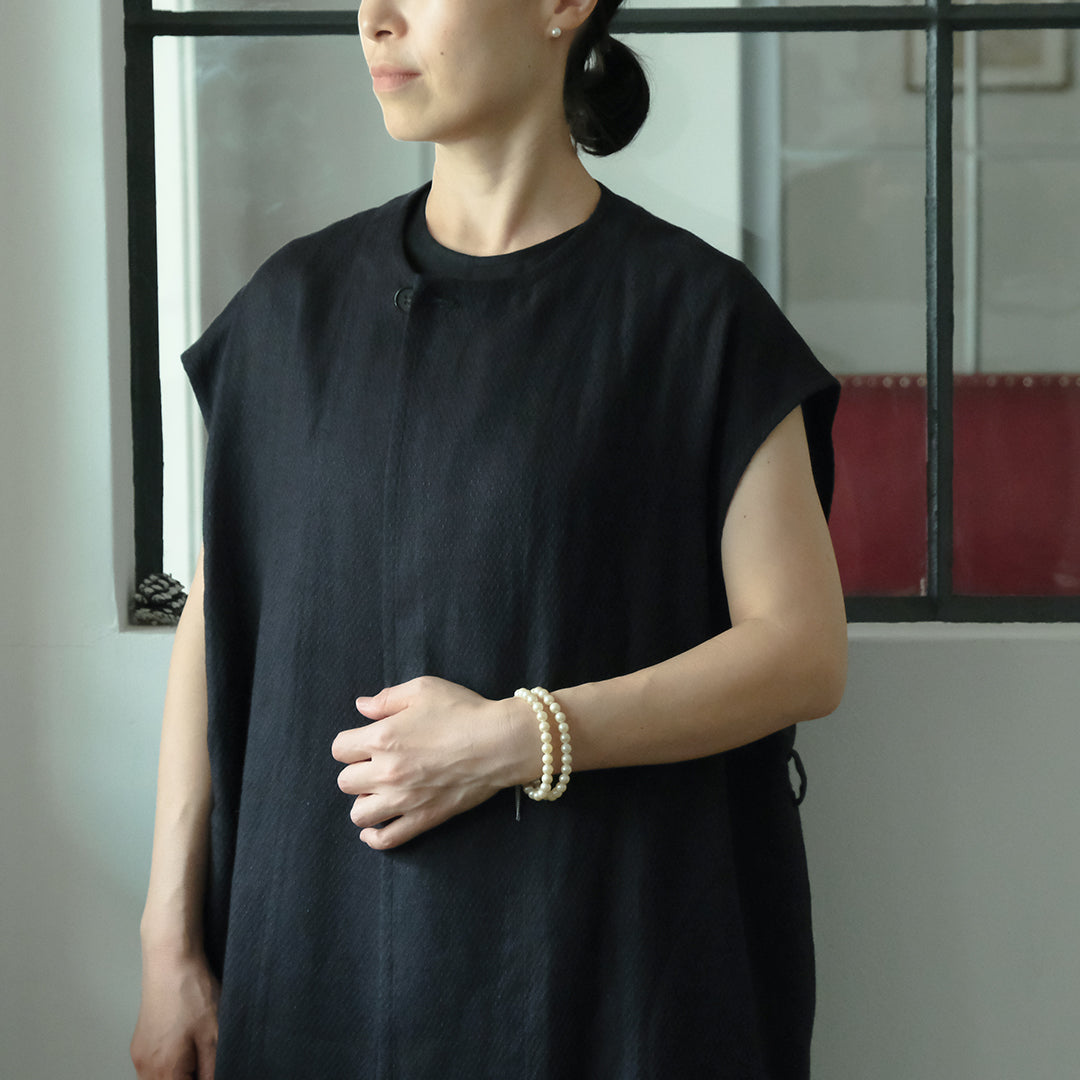 ［SALUÉ］ラウンドネックロングジレ／ウールリネンジャカードformal