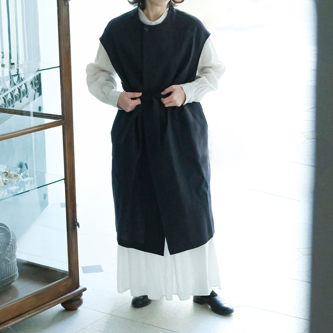 ［SALUÉ］ラウンドネックロングジレ／ウールリネンジャカードformal