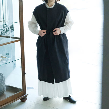 ［SALUÉ］ラウンドネックロングジレ／ウールリネンジャカードformal