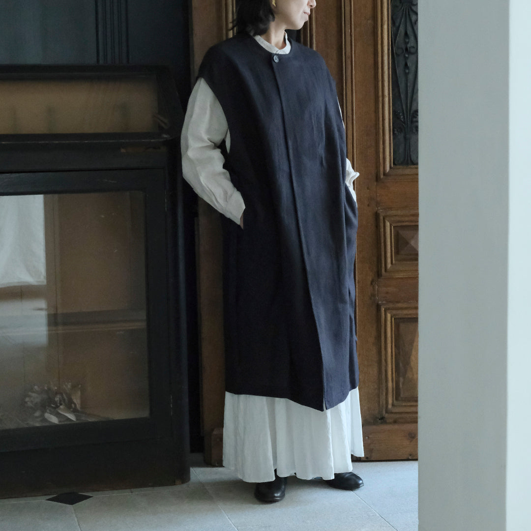 ［SALUÉ］ラウンドネックロングジレ／ウールリネンジャカードformal