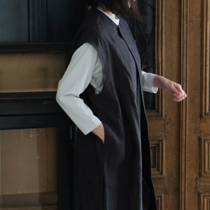 ［SALUÉ］ラウンドネックロングジレ／ウールリネンジャカードformal