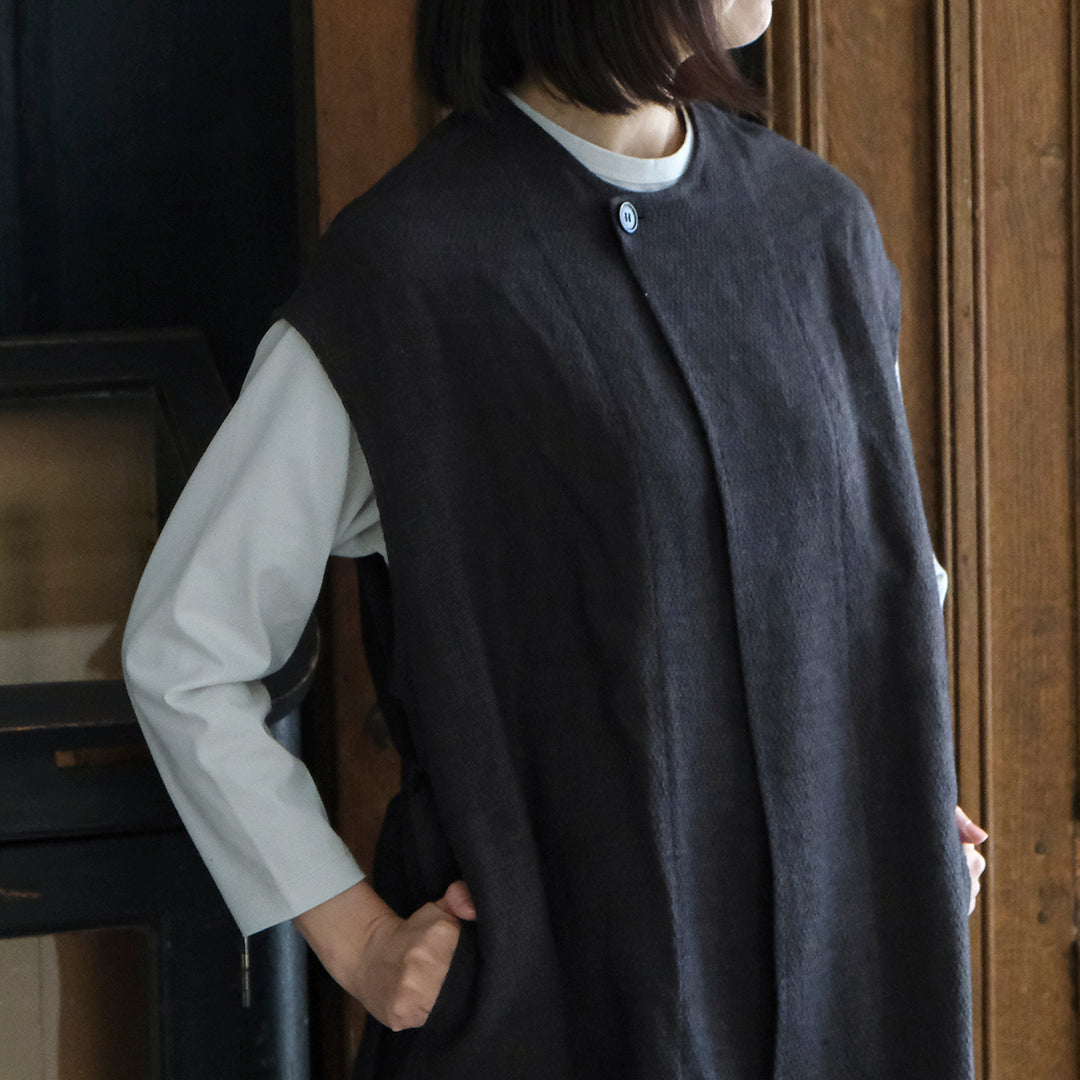 ［SALUÉ］ラウンドネックロングジレ／ウールリネンジャカードformal