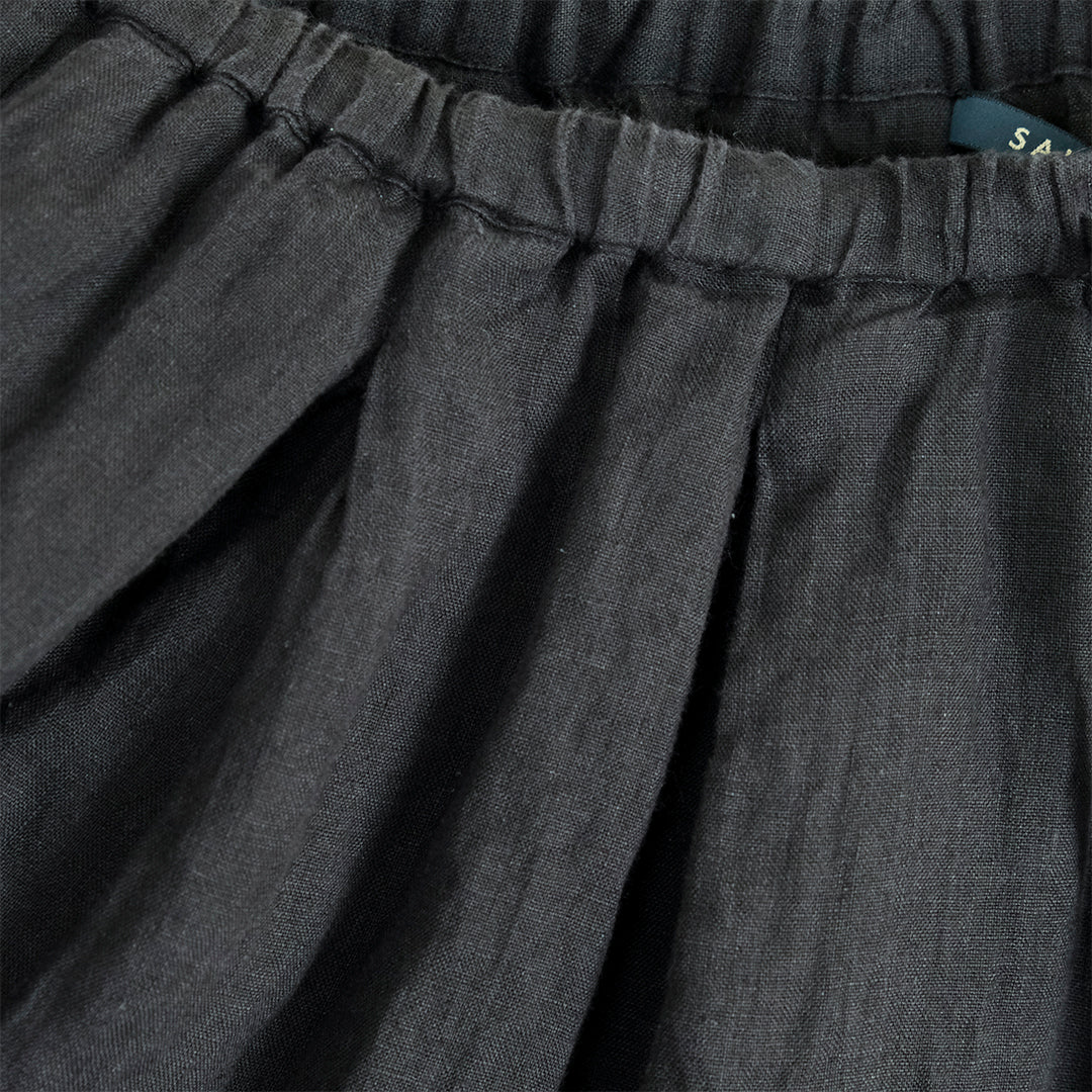 SALUÉ／リトアニアンリネンタックギャザースカート／ピュアブラック