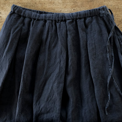 SALUÉ／リトアニアンリネンタックギャザースカート／ピュアブラック