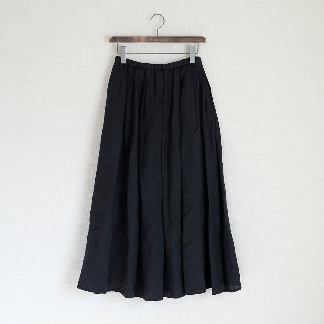 SALUÉ／リトアニアンリネンタックギャザースカート／ピュアブラック
