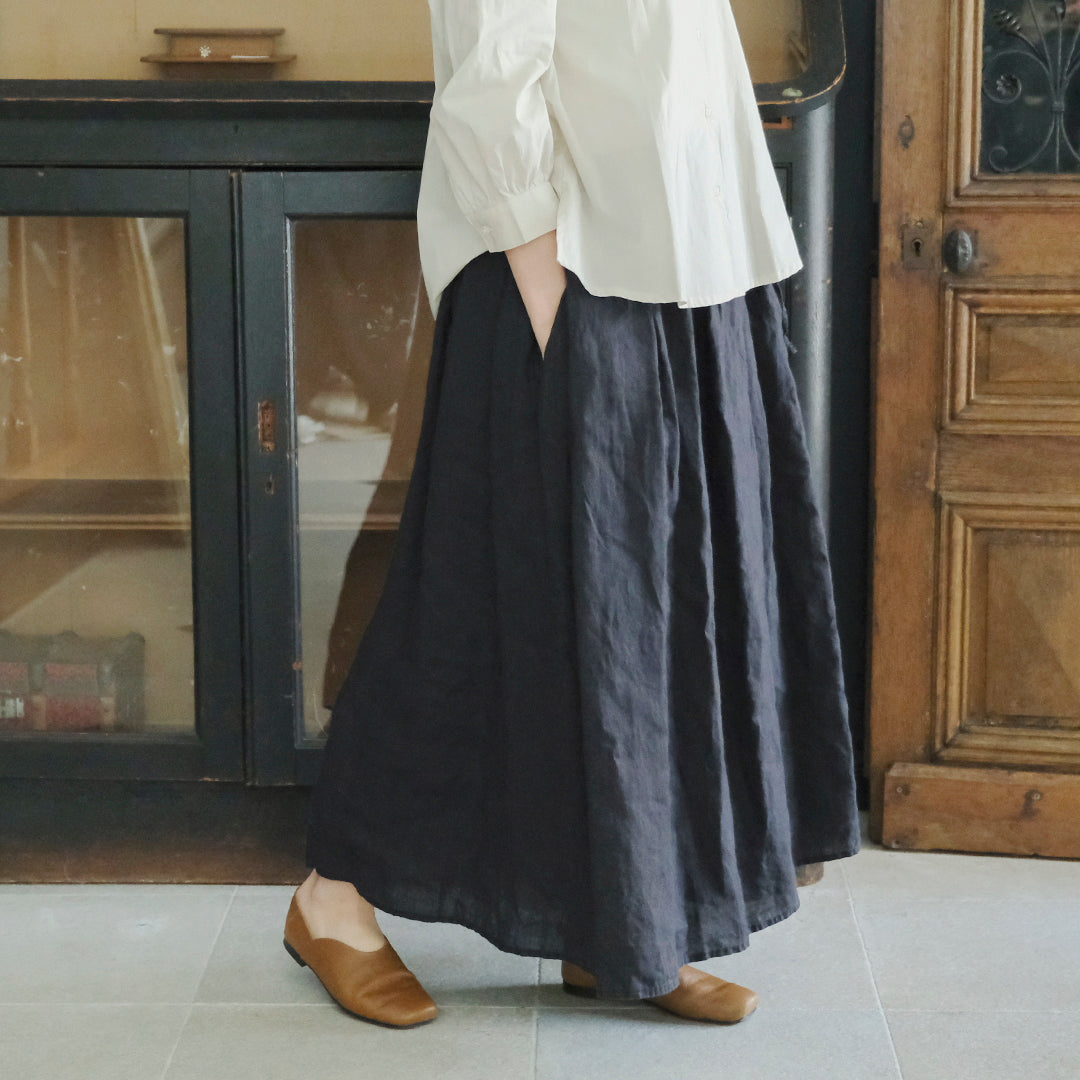 SALUÉ／リトアニアンリネンタックギャザースカート／ピュアブラック