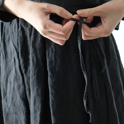 SALUÉ／リトアニアンリネンタックギャザースカート／ピュアブラック