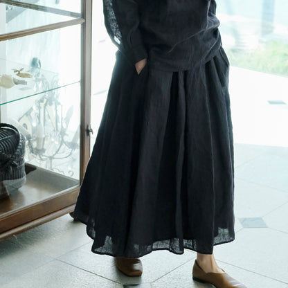 SALUÉ／リトアニアンリネンタックギャザースカート／ピュアブラック