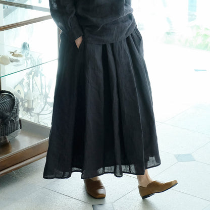 SALUÉ／リトアニアンリネンタックギャザースカート／ピュアブラック