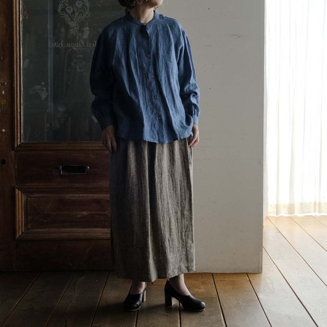 ［SALUÉ］バンドカラーギャザーシャツ／ライトウェイトリネン