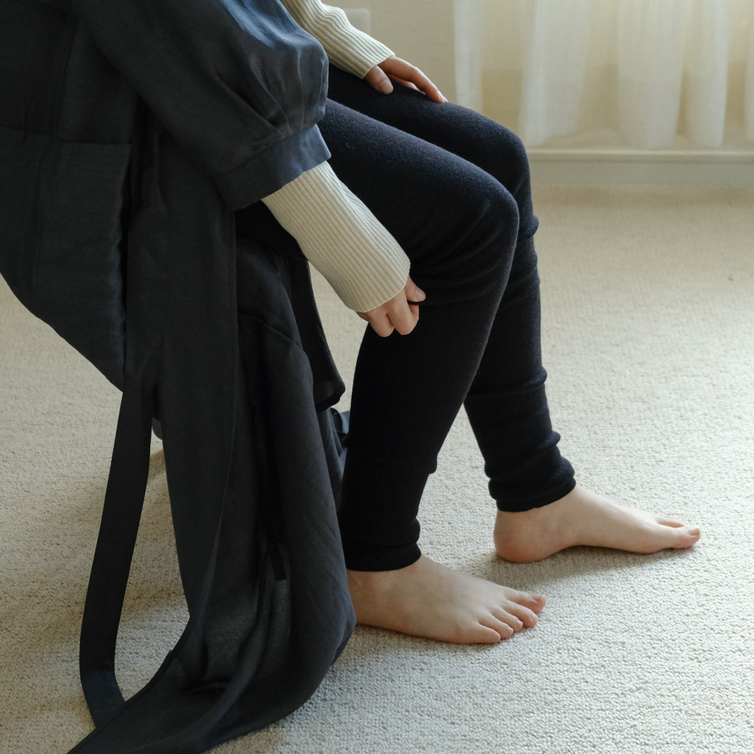 冬の素肌に、とろけるカシミヤのロングレギンス – Envelope