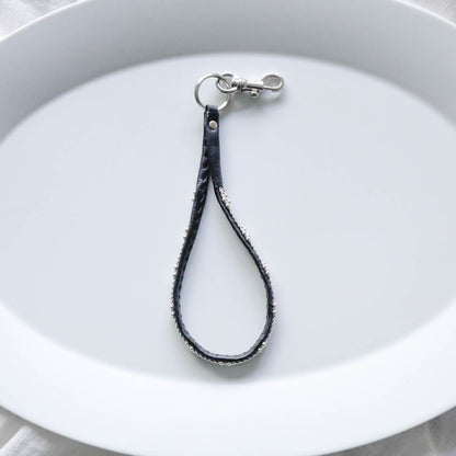 別売りのナスカンを着けるとマルチに使えます