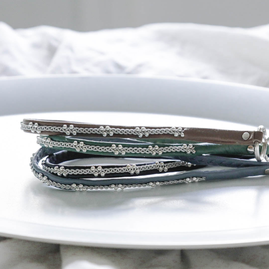 上からカフェラテ、グリーン、ブラック、グレー