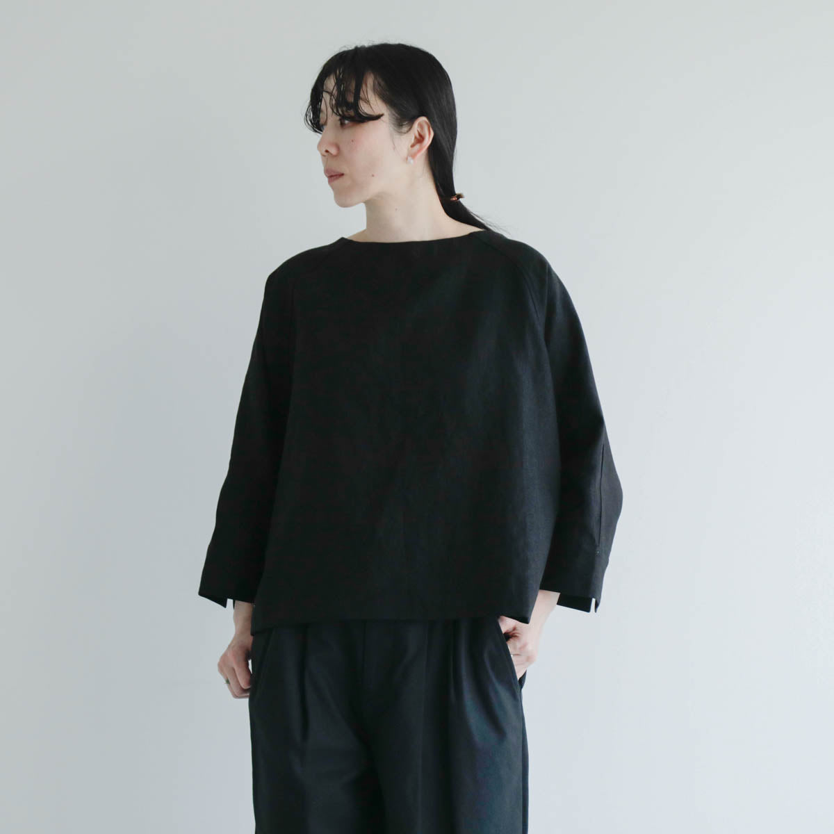 SALUÉ／【予約商品】ボートネックシャツ／リネン
