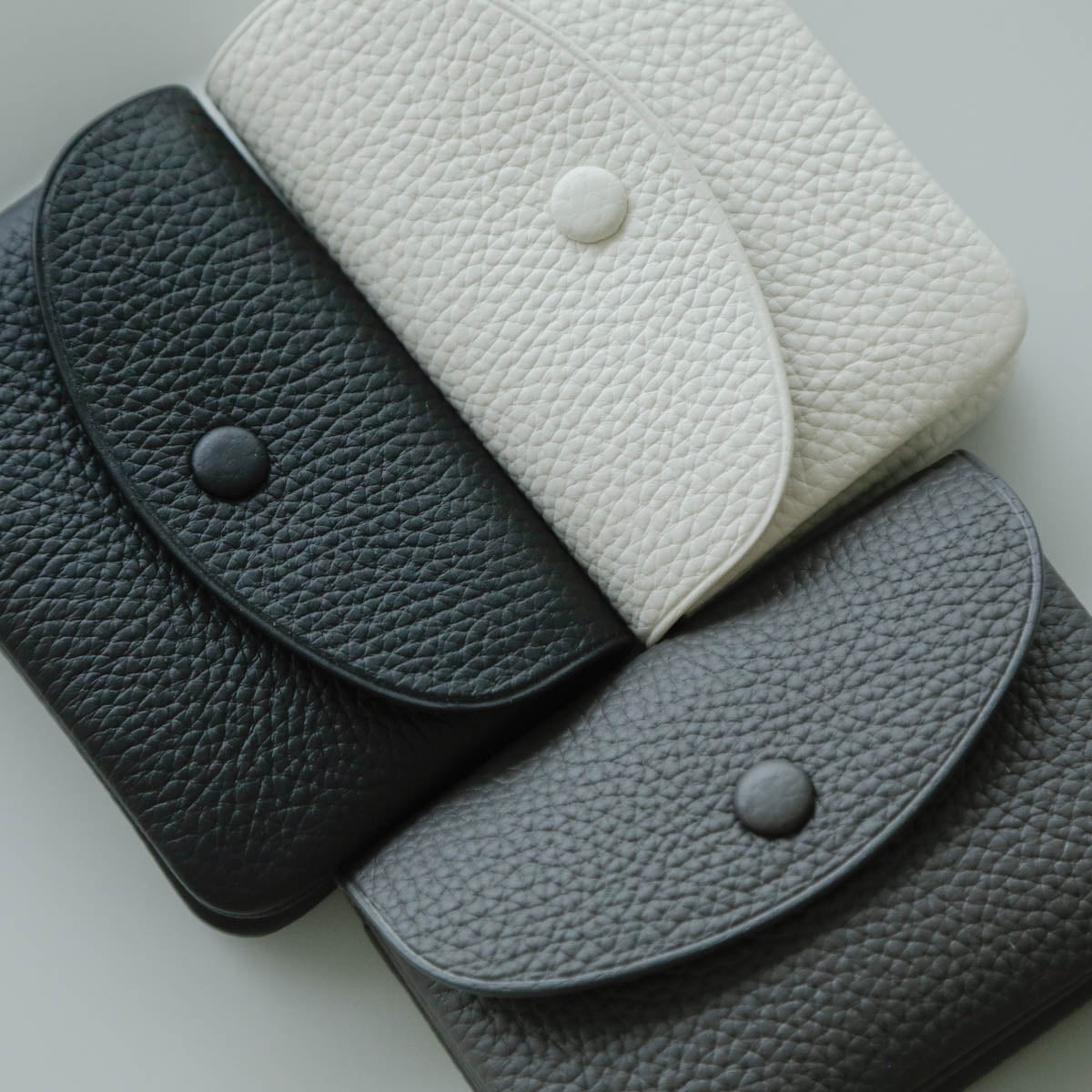 STUDIO LA CAUSE／【受注商品】 内縫いフラップマルチパース　CA 031N EM