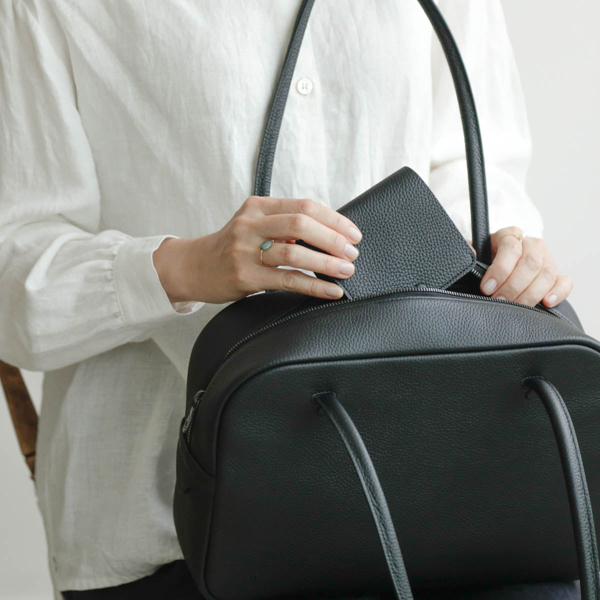 STUDIO LA CAUSE／【受注商品】ロングショルダーボストン （M）BG 134 M EM