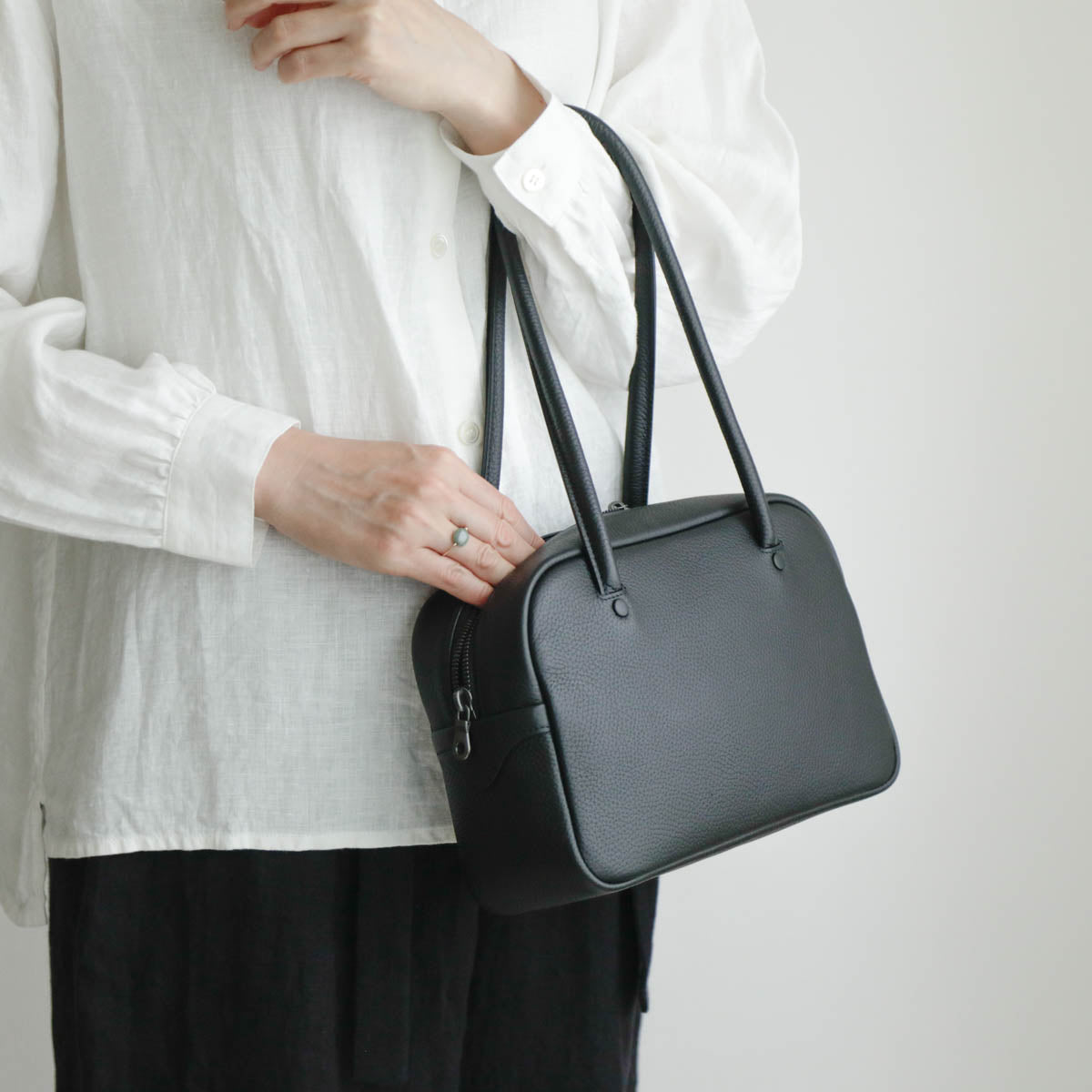 STUDIO LA CAUSE／【受注商品】ロングショルダーボストン （SW）BG 133 SW EM