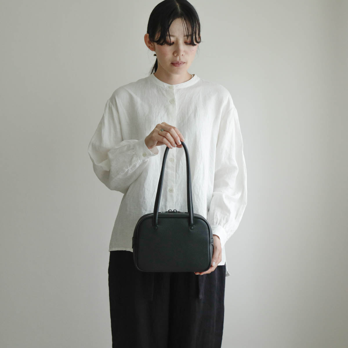 STUDIO LA CAUSE／【受注商品】ロングショルダーボストン （S）BG 132 SS EM