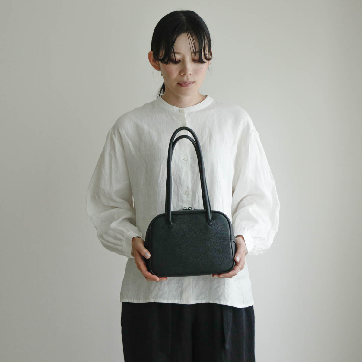 STUDIO LA CAUSE／【受注商品】ロングショルダーボストン （S）BG 132 SS EM