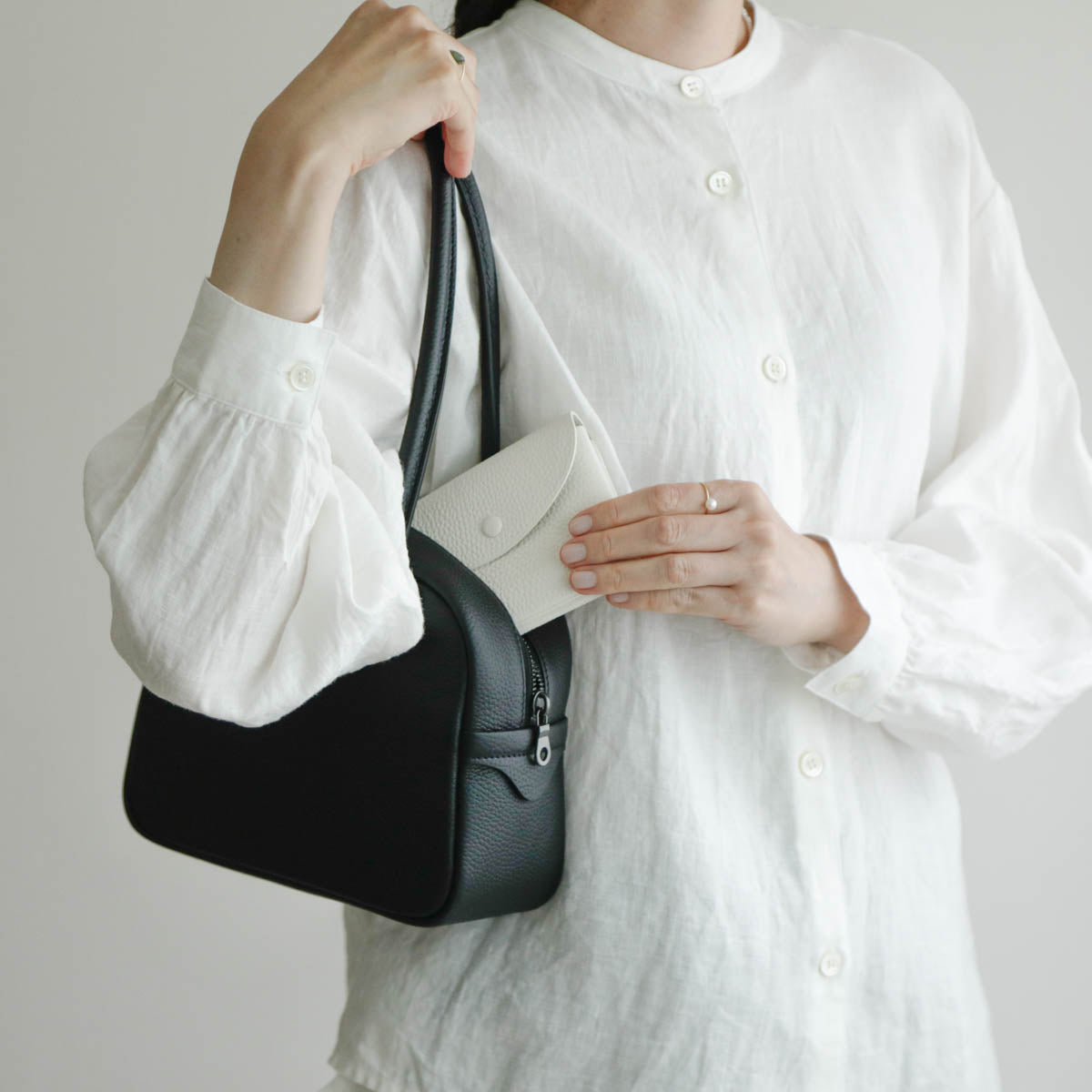 STUDIO LA CAUSE／【受注商品】ロングショルダーボストン （S）BG 132 SS EM