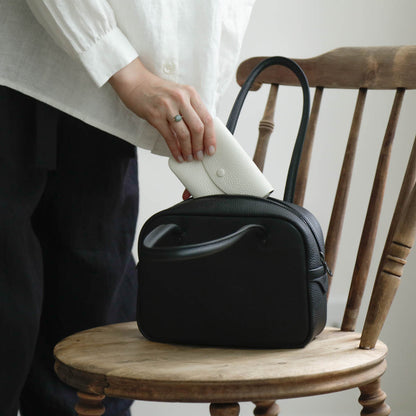 STUDIO LA CAUSE／【受注商品】 内縫いフラップマルチパース（M）WA 082N EM
