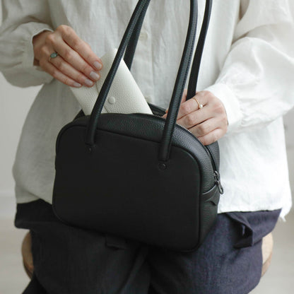 STUDIO LA CAUSE／【受注商品】ロングショルダーボストン （S）BG 132 SS EM