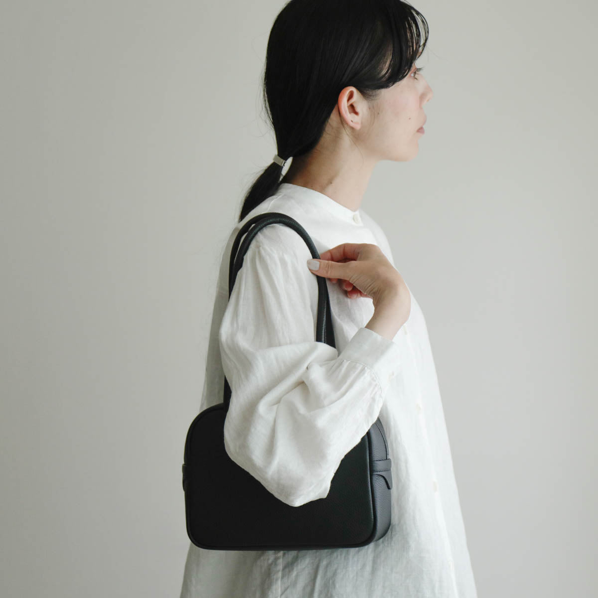 STUDIO LA CAUSE／【受注商品】ロングショルダーボストン （S）BG 132 SS EM