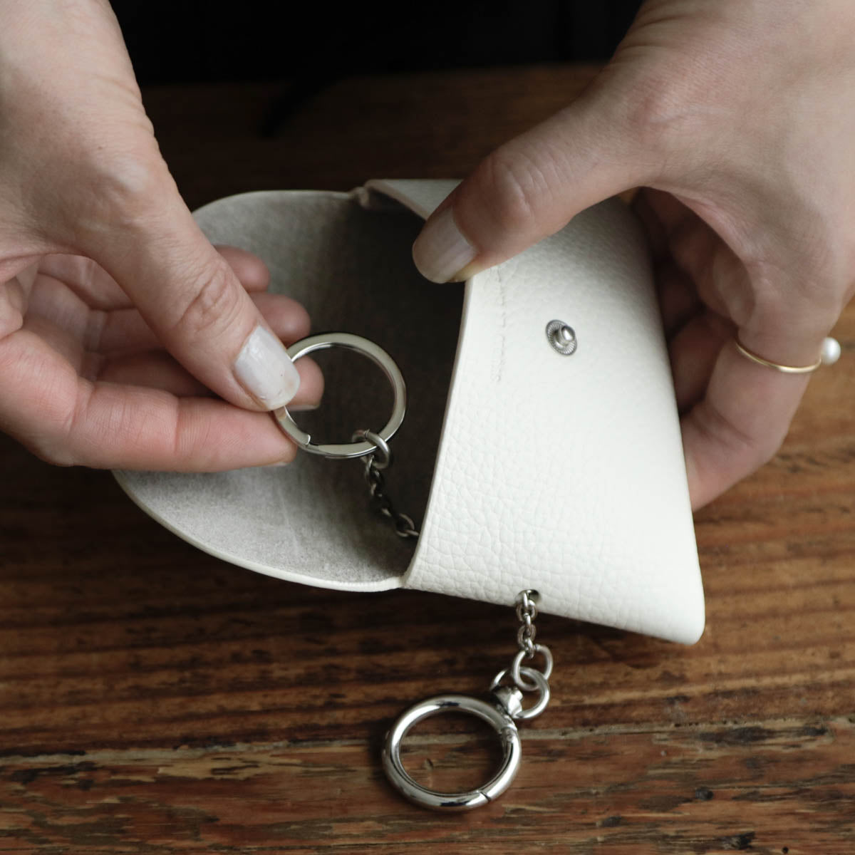 STUDIO LA CAUSE／【受注商品】内縫いフラップキーケース KEY 032 EM