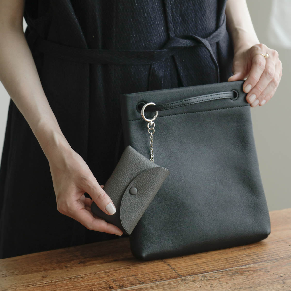 STUDIO LA CAUSE／【受注商品】内縫いフラップキーケース KEY 032 EM
